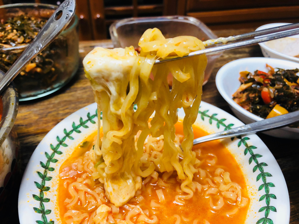 Crab Cheese Ramyeon - GoGetKorea